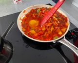 A picture of step 3 of Shakshuka.