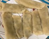 A picture of step 4 of Boiled suji moong dal rolls.