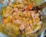 Une image de l'étape 5 de Avocat farci à la salade de scampis, surimi et mangue.