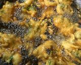 A picture of step 2 of Mix Sabzi pakorey.