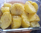 Foto del paso 1 de la receta: Patatas asadas para acompañar carnes o aves