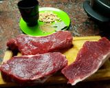 Foto del paso 1 de la receta: Lomo jengibre y maní al vino blanco