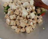Foto langkah ke 2 dari resep Tumis Tempe Lombok Ijo Tabur Teri.