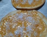 Foto del paso 3 de la receta: Galletones con mermelada y coco con discos de empanadas