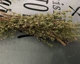 Une image de l'étape 2 de Bouillon de gambas à l’ail et herbes aromatiques.