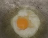 Foto langkah ke 1 dari resep Telur Ceplok Saus Tiram.
