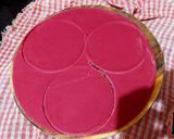A picture of step 4 of Beetroot Cheesy-Paneer Momos.