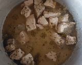 Foto del paso 3 de la receta: Carne de puerco con frijol ayocote