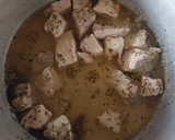 Foto del paso 3 de la receta: Carne de puerco con frijol ayocote