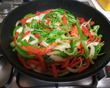 Foto del paso 2 de la receta: Fajitas!! 🍅🌶️🔥 🤤