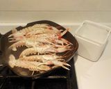 Foto del paso 2 de la receta: Cigalas a la plancha con guarnición de surimi