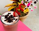 A picture of step 4 of Milo Banana shake.
