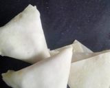 A picture of step 3 of Warqi samosa.