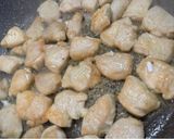 Foto del passaggio 3 della ricetta Pepite di Pollo Speziate con Salsa d’ostrica