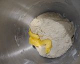 Foto langkah ke 2 dari resep Ham and Cheese Loaf Bread.