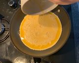 A picture of step 3 of Spicy Masala Omelette.