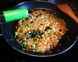 Foto del paso 8 de la receta: Paella con marisco y rape a la cúrcuma