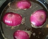 A picture of step 3 of California Farm Red Onion Soup.