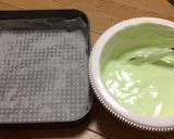 Foto langkah ke 4 dari resep Choco Pandan Roll Cake.