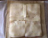 Foto del paso 3 de la receta: Empanada tropical 🌴 (piña, jamón braseado y queso)🍍