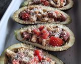 Une image de l'étape 2 de °Aubergines farcies aux chipolatas°.