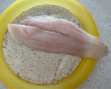 Foto del paso 2 de la receta: Filete de corvinilla frito con harina de yuca