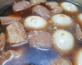 Hình bước làm 4 của món Thịt kho trứng - Simmered pork belly with eggs - 豚角煮卵