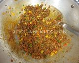 Foto langkah ke 4 dari resep Risoles isi Daging Kari & Telur Puyuh.