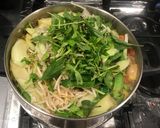 Hình bước làm 3 của món Canh chua cá hồi