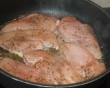 Foto del paso 2 de la receta: Pechugas de pollo a la soja con salsa de almendras