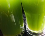 A picture of step 2 of Green juice.