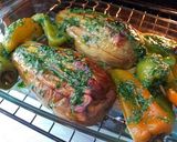 Foto del paso 7 de la receta: Berenjenas y pimientos al horno con picada de hierbas aromáticas