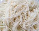 এগ চিকেন নুডলস(Egg chicken noodles recipe in Bengali) রেসিপির ধাপ 1 ছবি