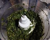 Foto del paso 5 de la receta: Pesto Casero para guardar