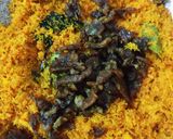 Foto langkah ke 6 dari resep Serundeng Kelapa isi Daging Sapi (Manfaatkan sisa Daging Qurban).