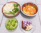 Foto langkah ke 1 dari resep Sop Ayam dan Ceker.