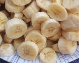 A picture of step 4 of Fruit salad.