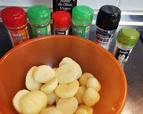 Foto del paso 1 de la receta: Solomillos de Pollo al Ajillo con Patatas
