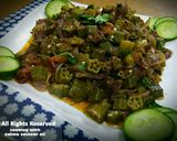 A picture of step 4 of Bhindi pyaza 😋.