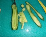 Foto del passaggio 4 della ricetta Bocconcini rinfrescanti al cetriolo con Certosa, pomodorini ed erba cipollina