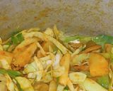 A picture of step 3 of Patta gobhi ki sabji.