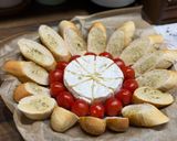 Camembert sajtos mártogatós kiflivel recept fázis 3 fotója