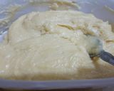 A picture of step 3 of Pound Cake with White frosting😍.