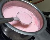 A picture of step 2 of Rose vanilla faluda.