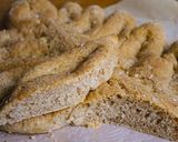 Foto del passaggio 5 della ricetta Foglia di focaccia semintegrale con licoli