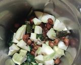 A picture of step 4 of Raw Mango Thecha Pulao.