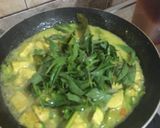 Foto langkah ke 3 dari resep Ayam masak kuning kemangi.