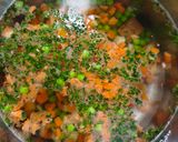 Tavaszi zöldségleves májgombóccal recept fázis 1 fotója