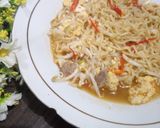 Foto langkah ke 2 dari resep Indomie Goreng Nyemek.
