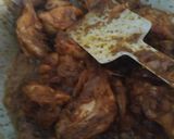 A picture of step 2 of Chicken vindaloo.